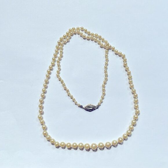 Ivory hand knotted, single strand faux pearls, Deltah signed, vintage - Picture 1 of 3